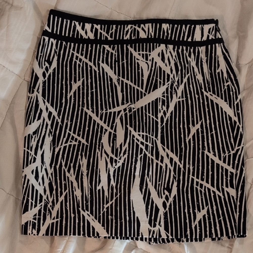 The Limited Black and White Abstract Pencil Skirt